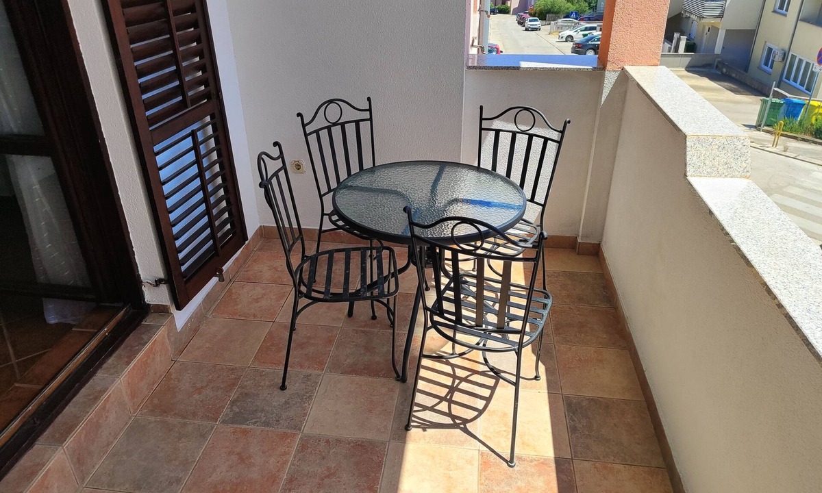 Vintijan Apartment | Two bedroom apartment with terrace Pula (A-10429-a)