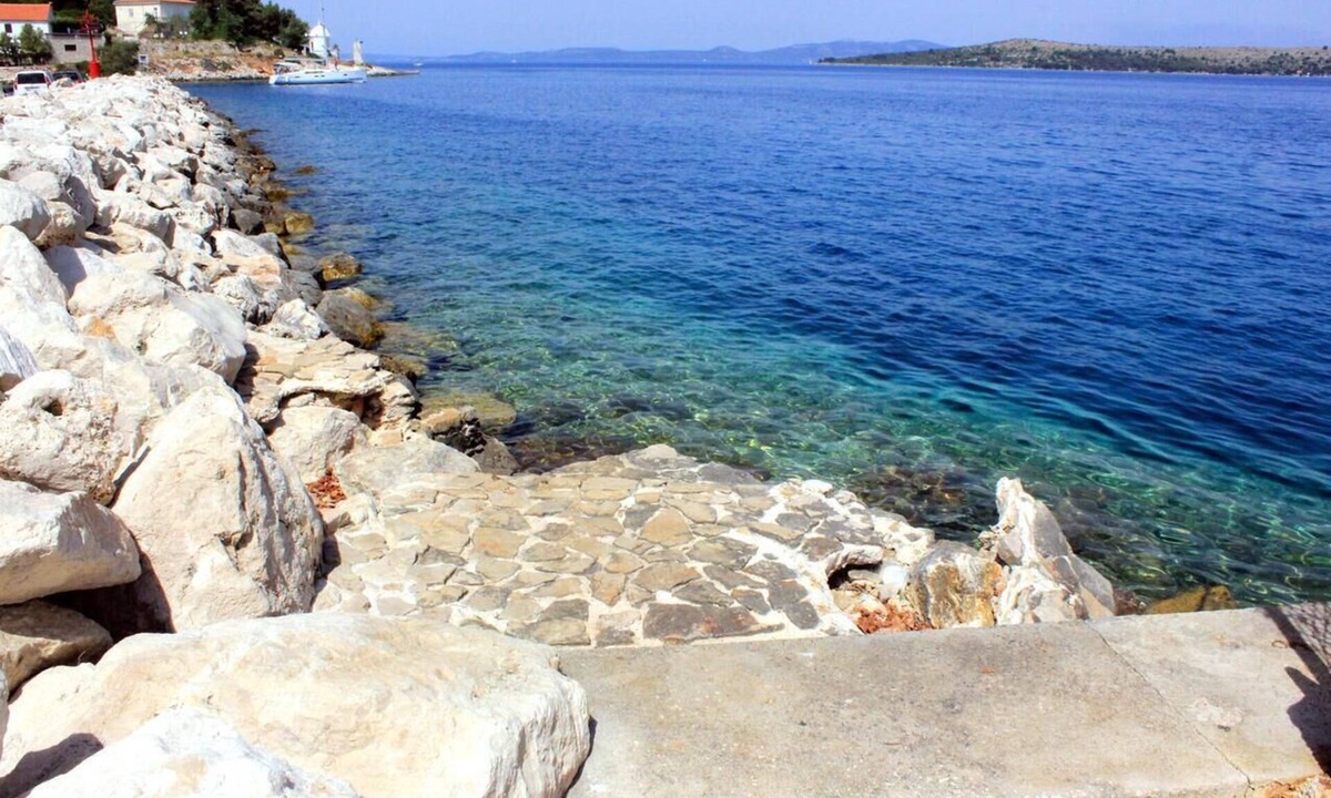 Island Dugi Otok Apartment | Two bedroom apartment with terrace and sea view Sali, Dugi otok (A-16469-a)