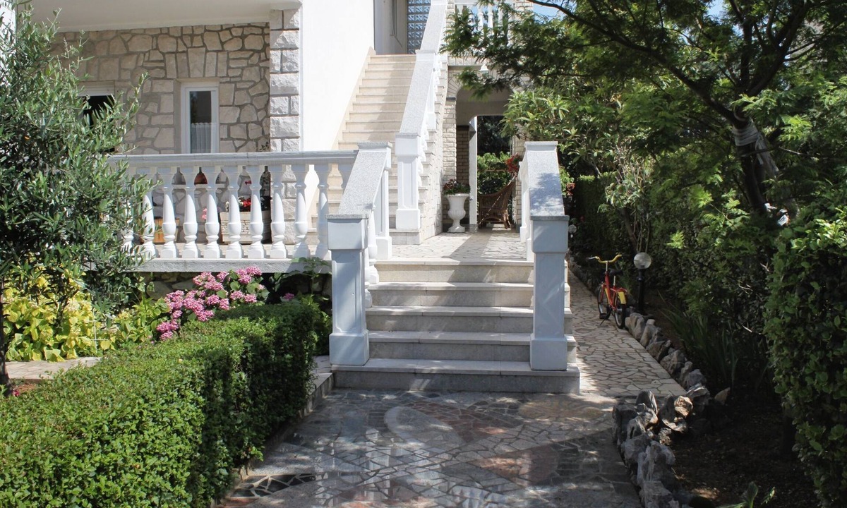 Selce Apartment | Two bedroom apartment with terrace Selce, Crikvenica (A-2392-a)
