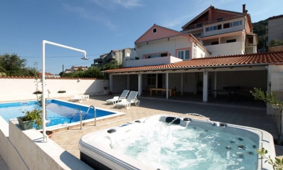 Kali Apartment | Two bedroom apartment with a swimming pool Kali, Ugljan (A-14083-b)