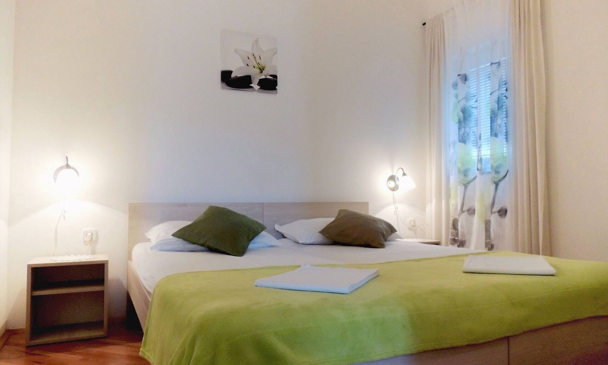 Pag Apartment | Two bedroom apartment with terrace and sea view Pag (A-4149-c)