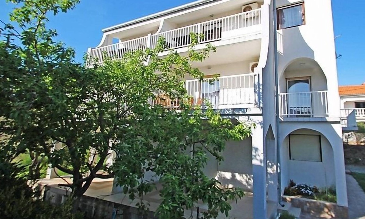 Banjol Apartment | Two bedroom apartment with terrace Banjol, Rab (A-11381-c)