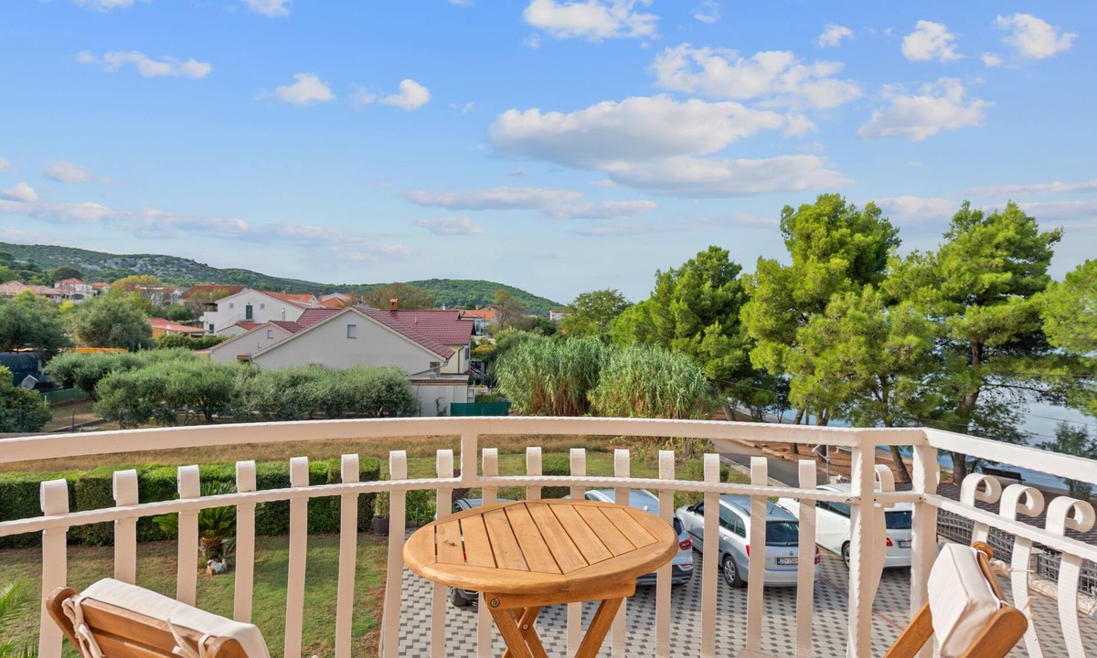 Kraj Apartment | Two bedroom apartment with a swimming pool by the beach Kraj, Pašman (A-334-b)