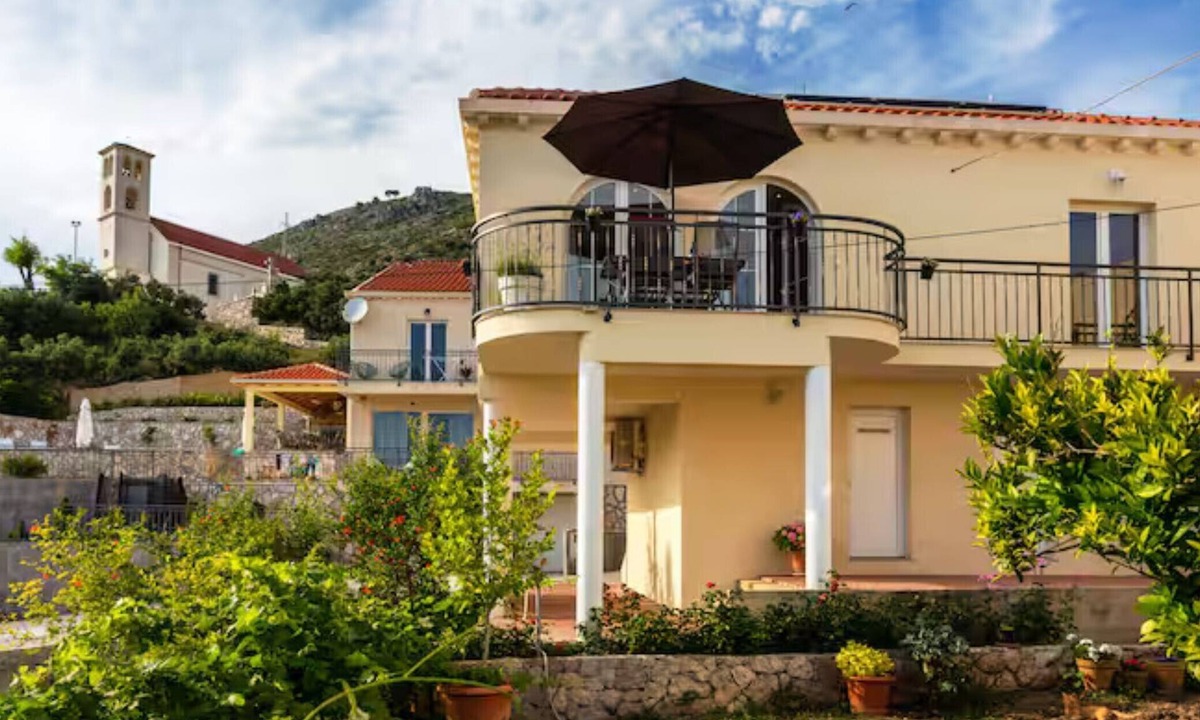Zupa dubrovacka House | Two Bedroom Holiday Home with Terrace and Sea View