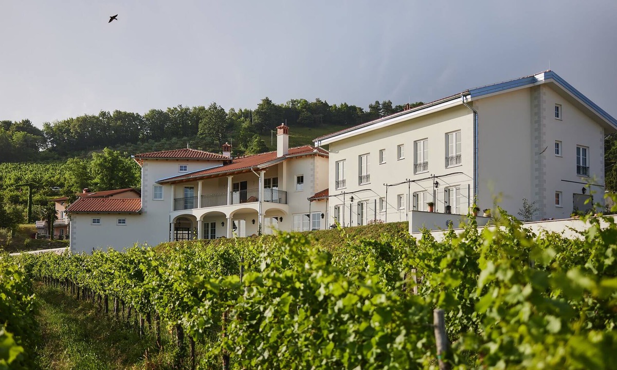 Kojsko House | Upscale winecountry B&B