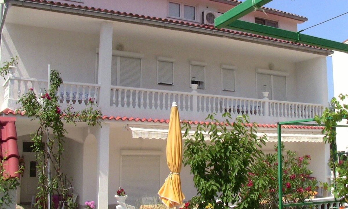 Palit Apartment | Vacation apartment/apartment for 8 guests with 100m² in Palit, Rab (68378)