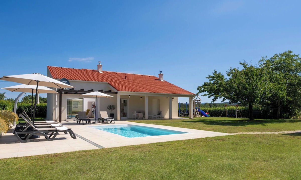 Selina House | Vacation home Lapis by Interhome
