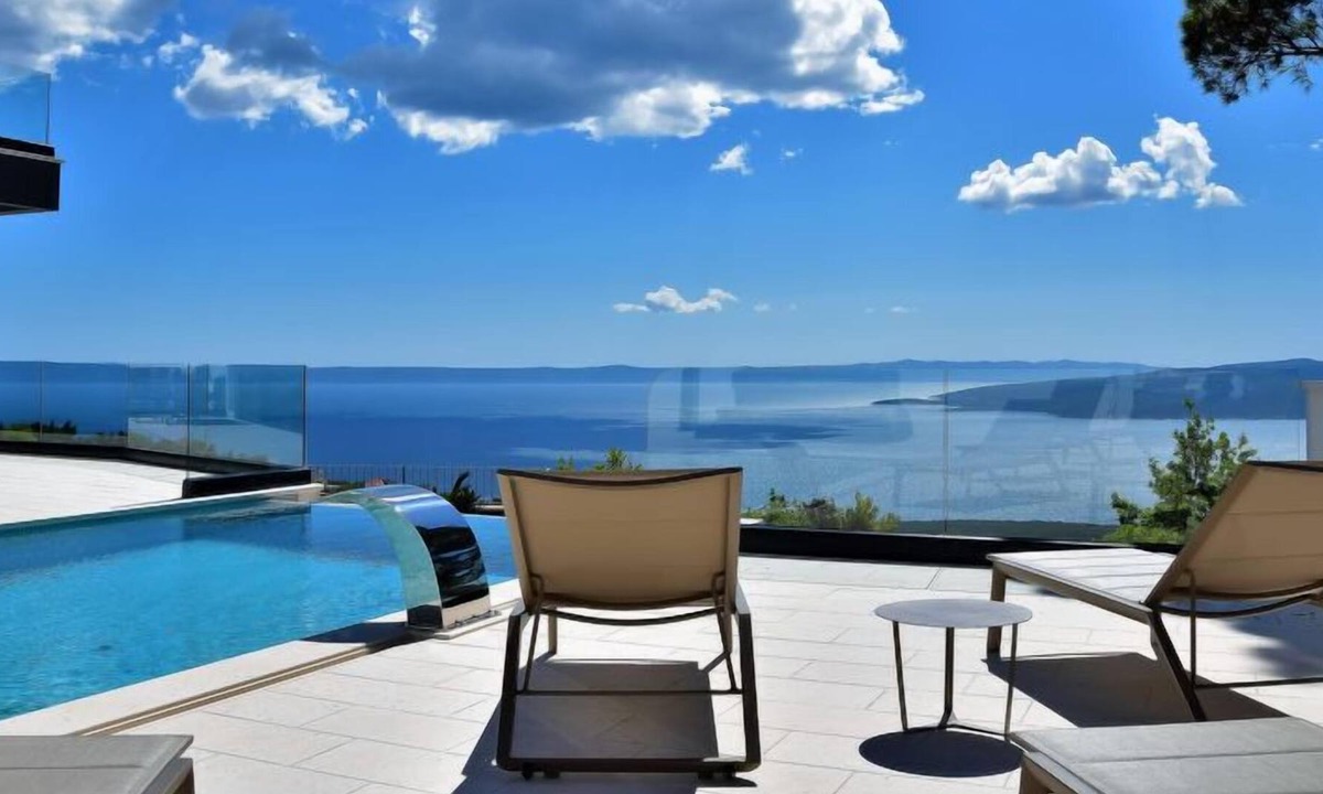 Bast House | Vacation home Melody in Baška Voda - 6 persons, 3 bedrooms