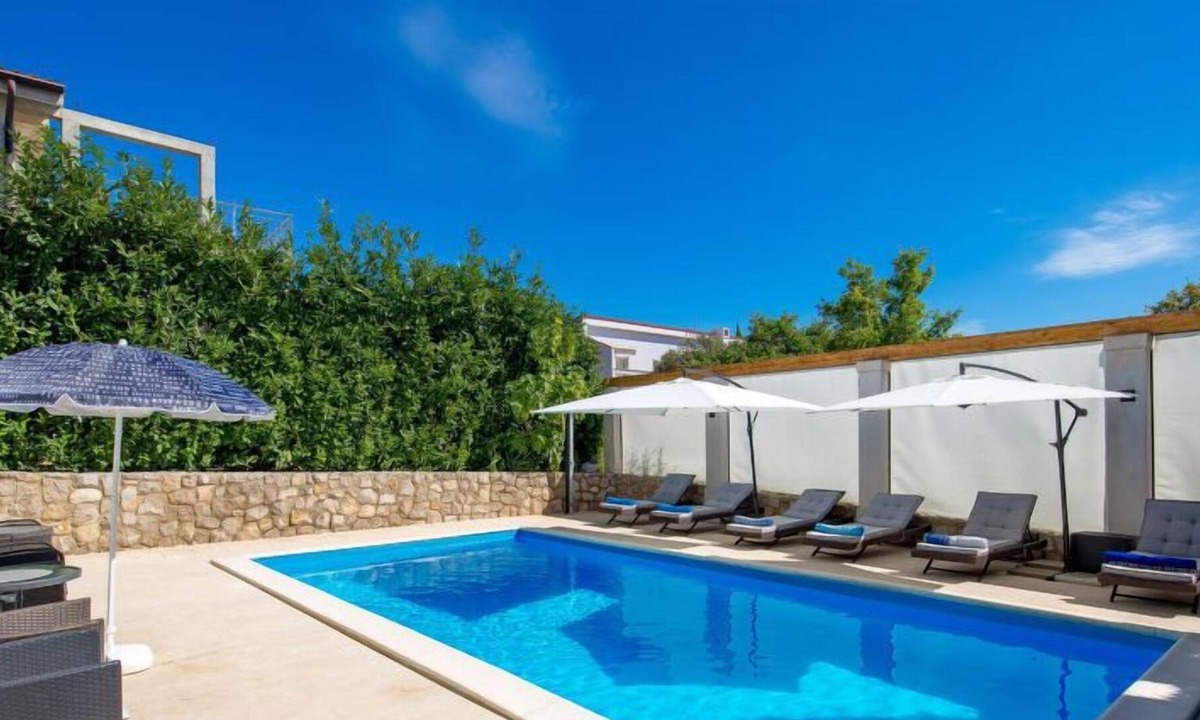 Krk House | Vacation home Ruža (KRK114) in Krk/Pinezići - 10 persons, 4 bedrooms