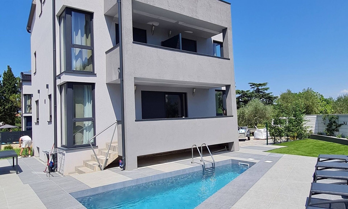 Funtana House | VAL 21, 4-bedroom villa ,200 m from beach, in Funtana ,pool, fitness , sauna,