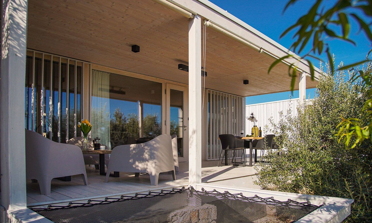 Drage Villa | Vanellus Villas Sleeps 6 with Jacuzzi