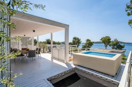 Drage Villa | Victorie Villa Buqez
