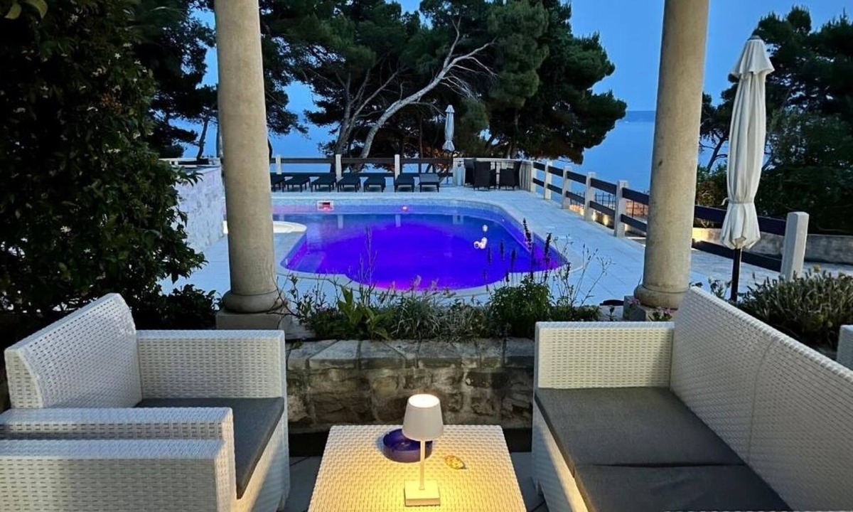Sumartin Apartment | Vila Vera Seafront Superior Apartment for 4 Guests