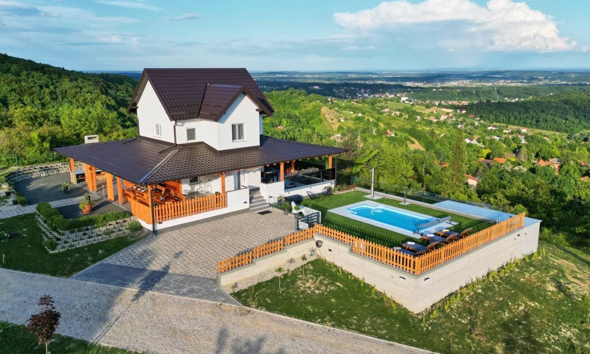 Kraljevec Sesvetski Villa | Villa AD Astra by Villas Guide