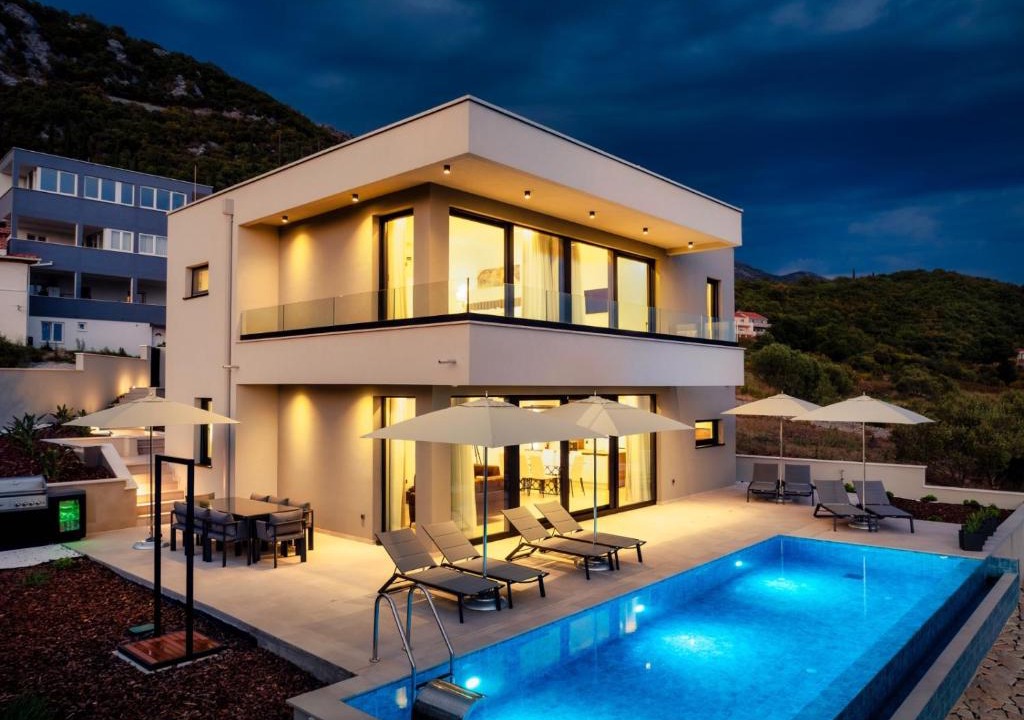Popovici Villa | Villa Aurea