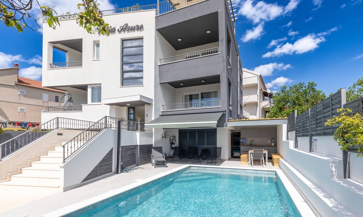 Sveti Filip i Jakov Villa | Villa Azuro with Heated Pool