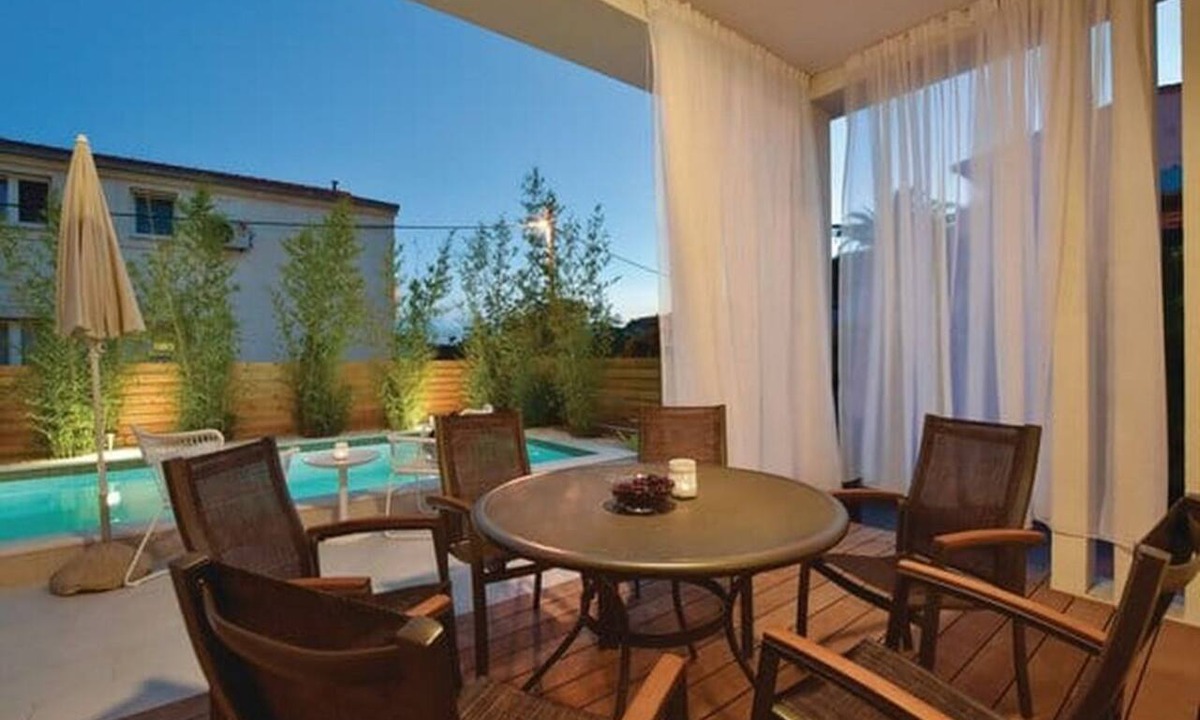 Dugi Rat House | Villa Bamboo - Green villa with heated pool