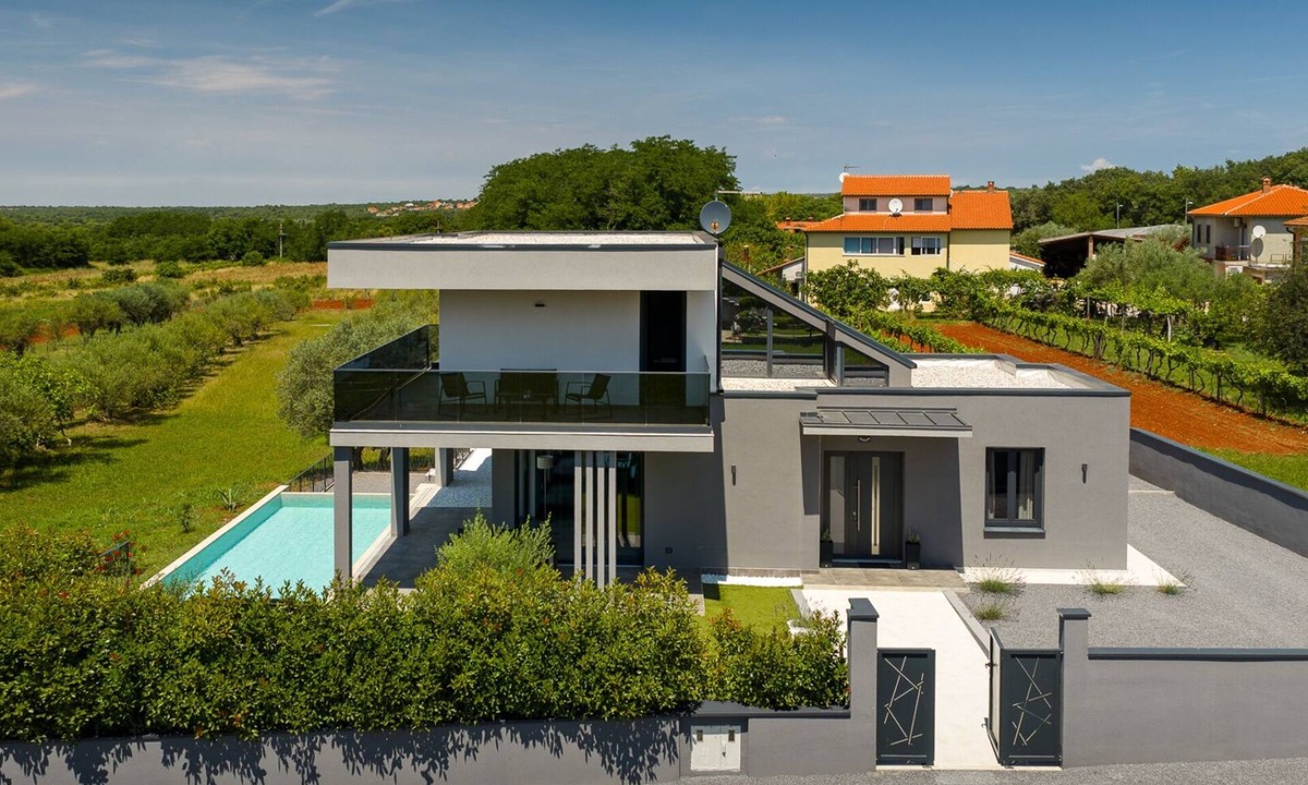 Radini Villa | Villa Bianka by Villas Guide