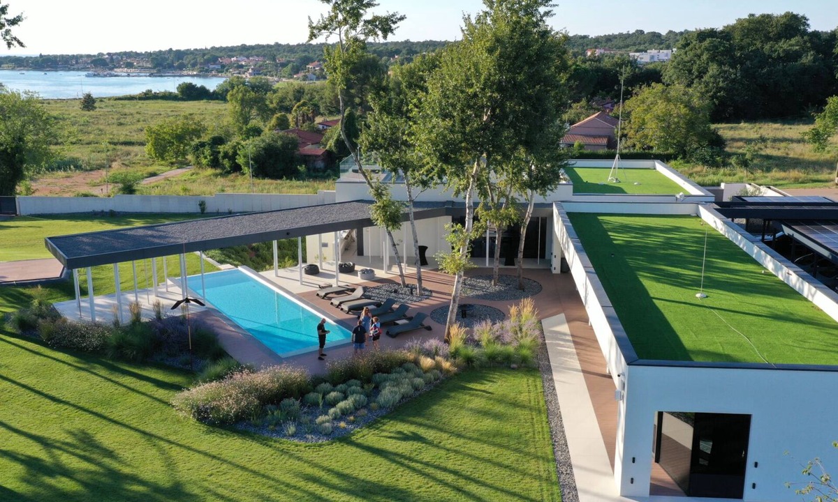 Dajla Villa | Villa Calvia Crispinilla by Villas Guide