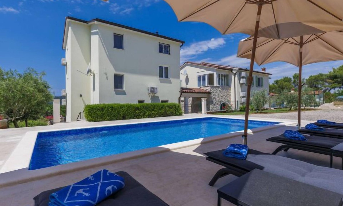 Rasa House | Villa Camellia by Interhome
