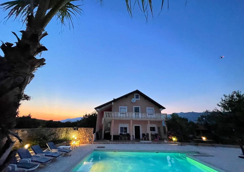 Bilisane Villa | Villa Canyon Escape 12 Personen