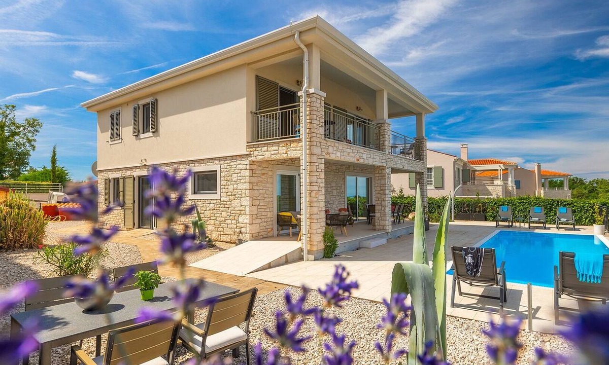 Buzinija Villa | Villa Casa Nova by Villas Guide