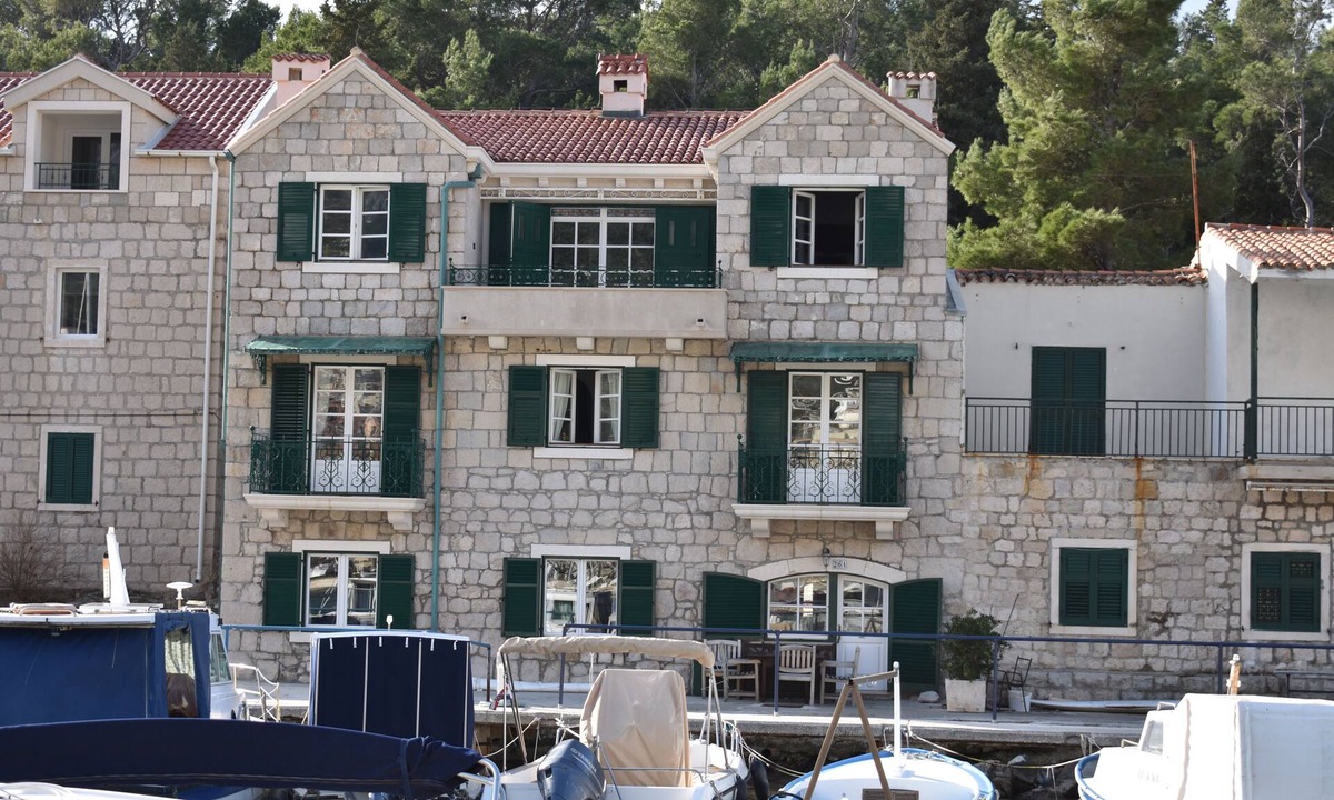 Makarska Old Town House | Villa Columba - 4 Star Deluxe Apartment Maestral - Sea-Front & Panorama View