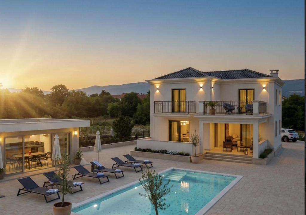 Dicmo Villa | Villa Decima near Split - Heated Pool, Tennis Court & Billiards