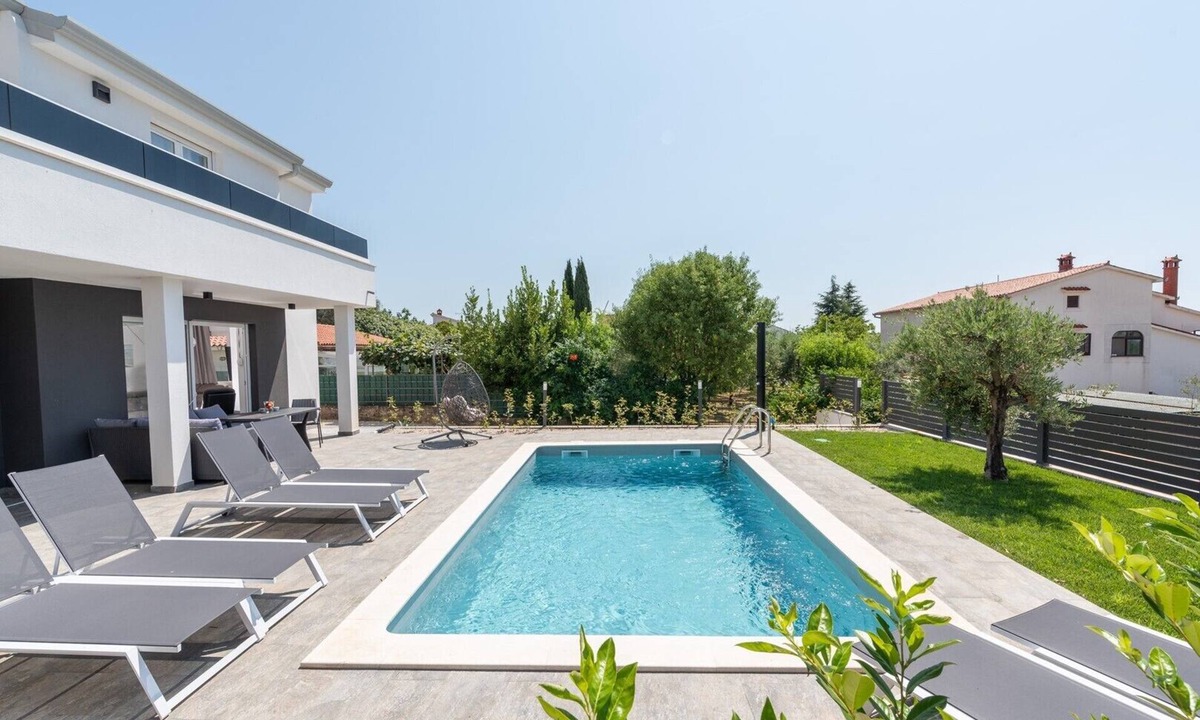 Kukci Villa | Villa Delfis in Kukci