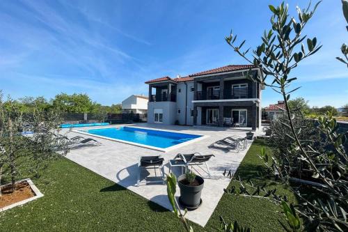 Murvica Villa | Villa Ela with heated pool