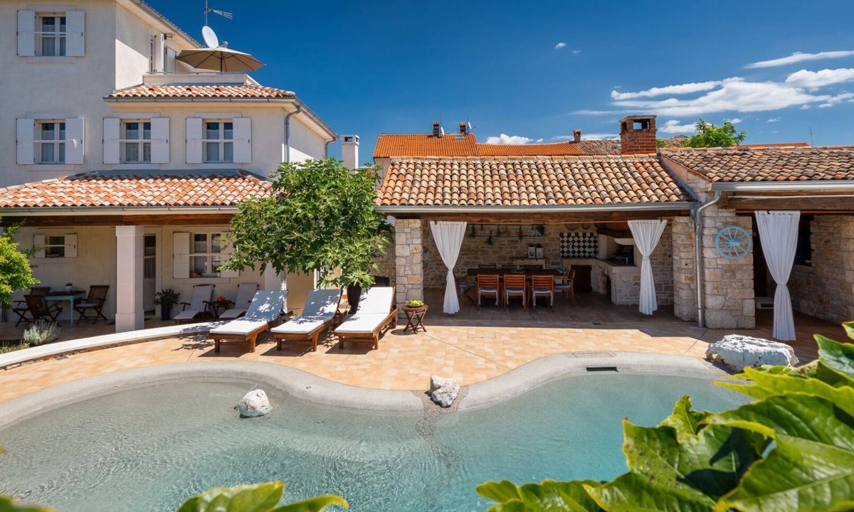 Cepljani Villa | Villa Elizabeta by Villas Guide