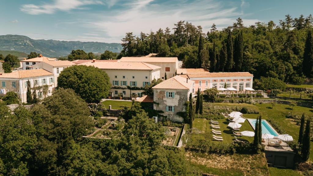 Slap House | Villa Fabiani, Historic Wine Estate, Štanjel