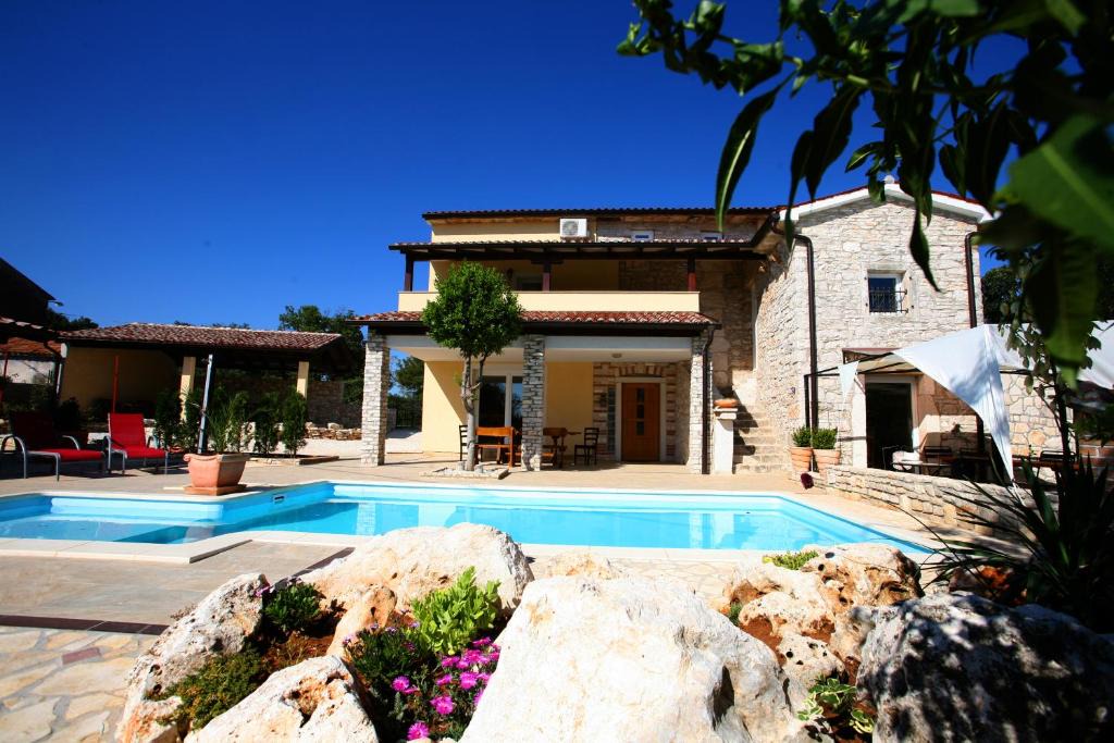 Manjadvorci Villa | Villa Flores