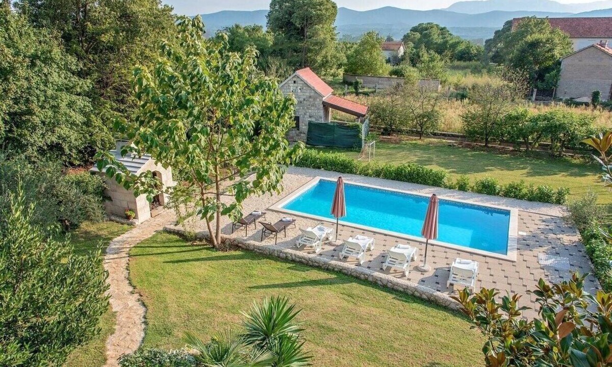 Donji Prolozac House | Villa Flower garden with pool (V0011-K1) - Donji Proložac