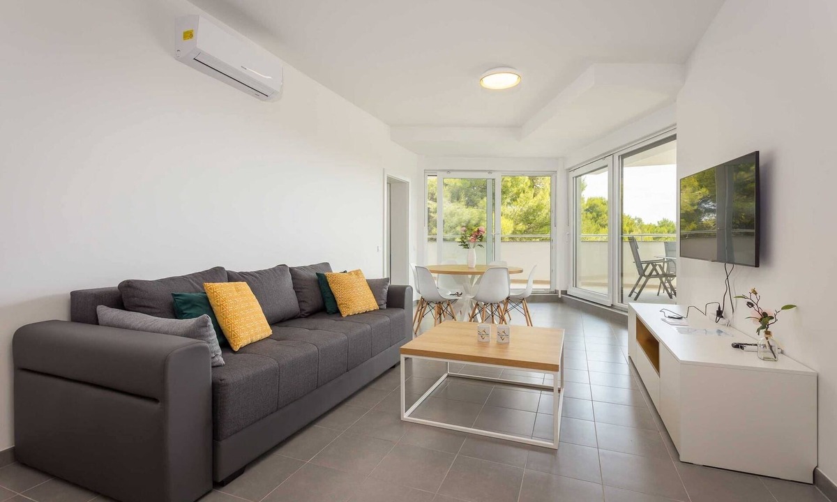 Premantura Apartment | Villa Frida - Apartment Laurel with Balcony