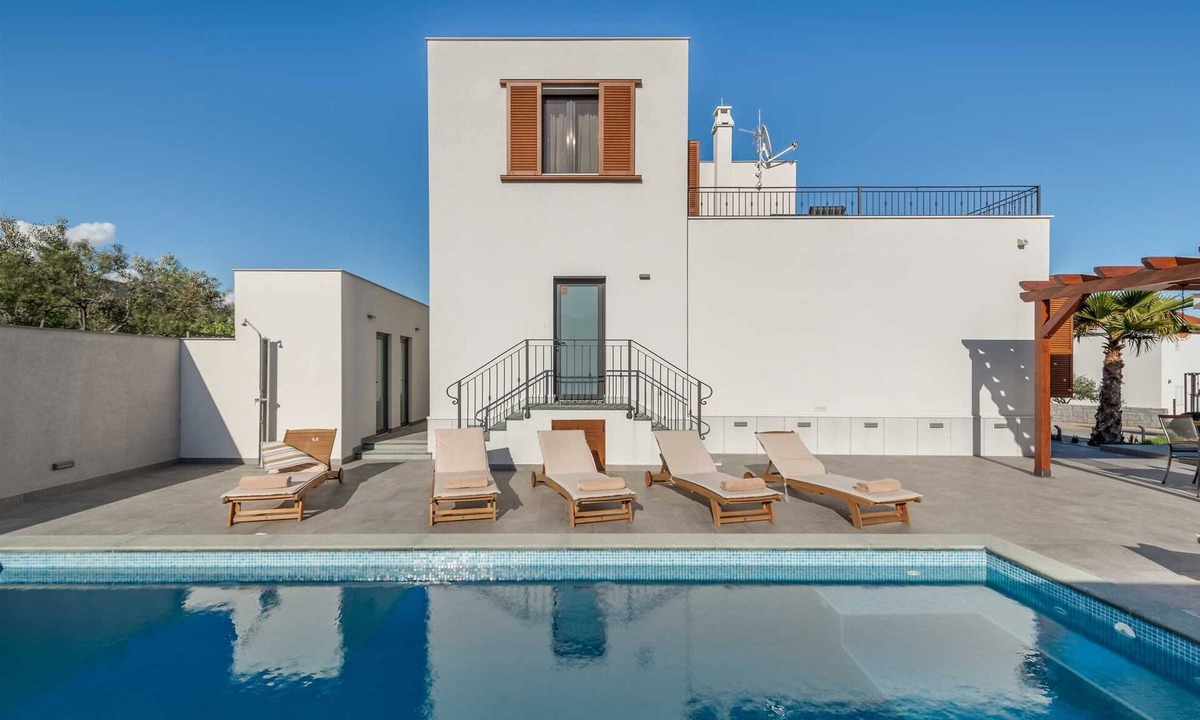 Plano Villa | Villa Golden Memories I Heated pool, near sea