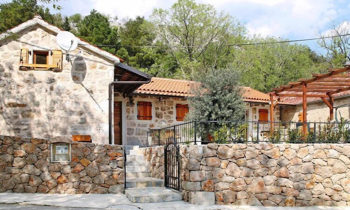 Starigrad House | Villa in Starigrad near Paklenica National Park