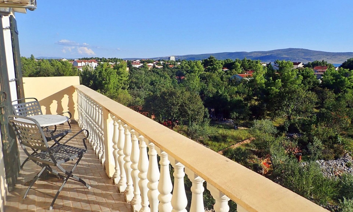 Starigrad Apartment | Villa in Starigrad near Paklenica National Park