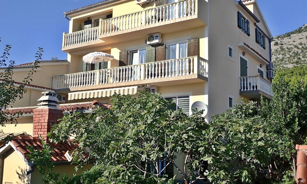 Starigrad Apartment | Villa in Starigrad near Paklenica National Park