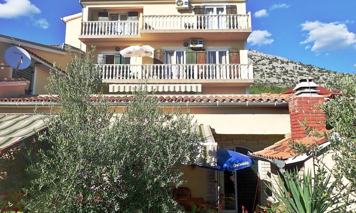 Starigrad Apartment | Villa in Starigrad near Paklenica National Park