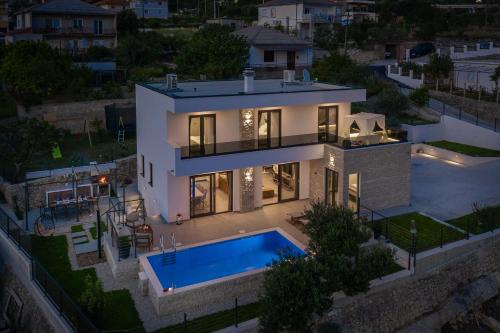 Klis Villa | Villa La Familia