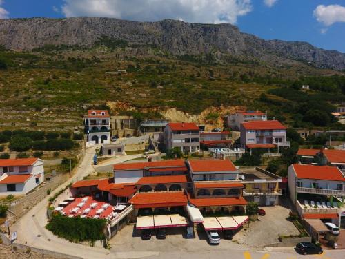 Ruskamen Bed & Breakfast | Villa Ljetni San