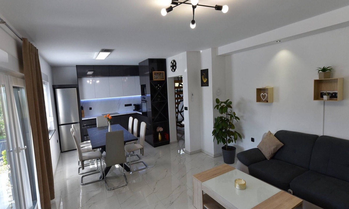 Ludbreg Villa | Villa Luana - Four bedroom Villa with Terrace and swimming pool