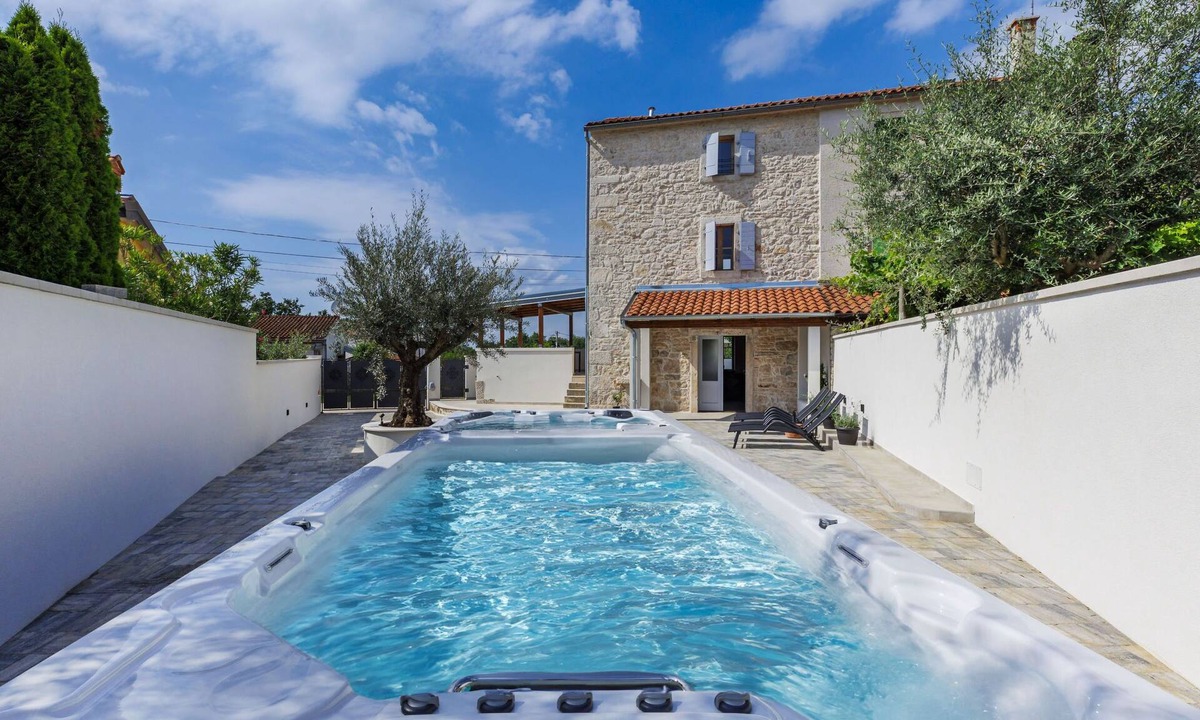 Porec House | Villa Lucky by Interhome