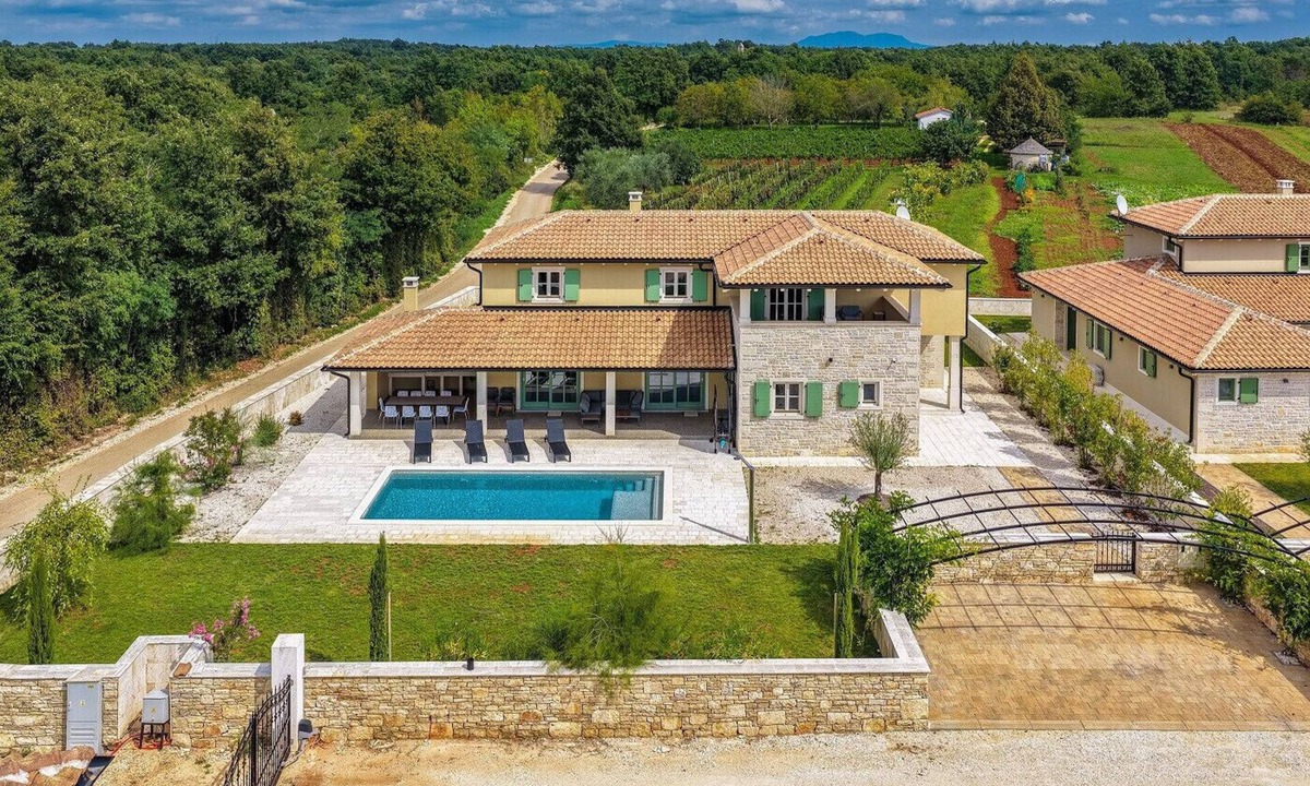 Ferlini Villa | Villa LunIstra in Central Istria for 10 people with private pool & kids playground