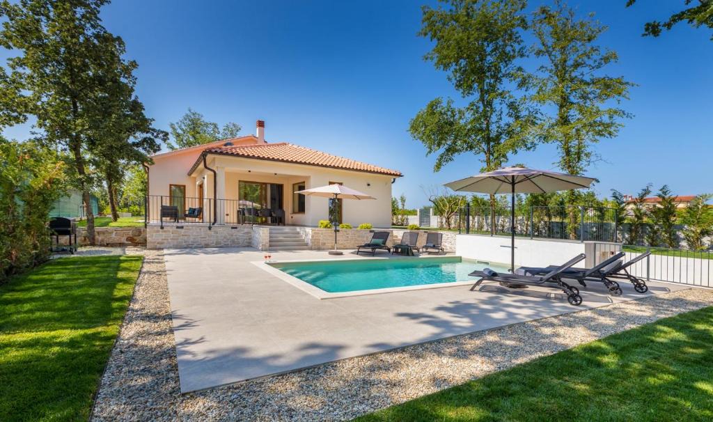 Karlovici Villa | Villa Marija by Villsy