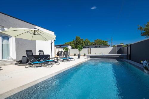 Gajana Villa | Villa Marsel