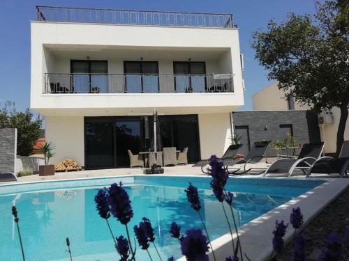 Smrika Villa | Villa Martina Bellevue