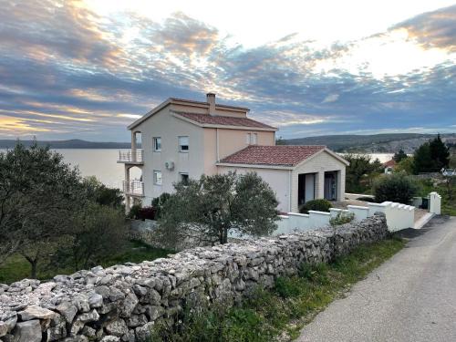 Maslenica Apartment | Villa Mebelle - Meerblick und Natur zu jeder Jahreszeit