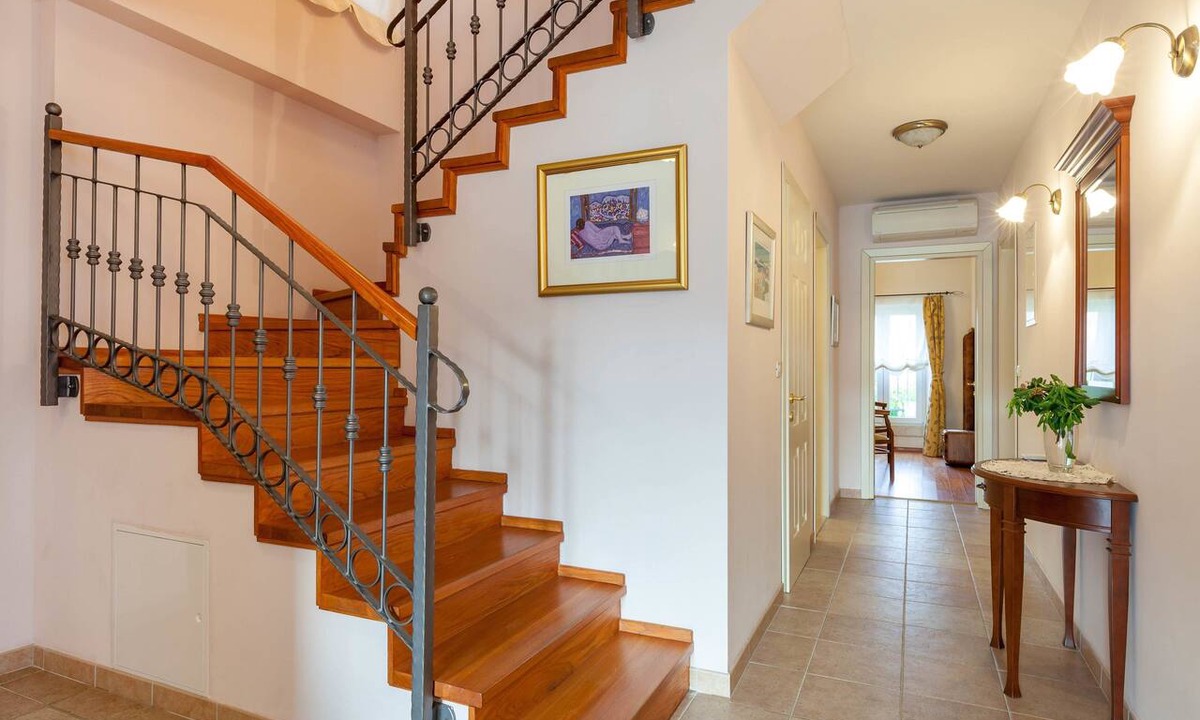 Sumartin Villa | Villa Mir Vami
